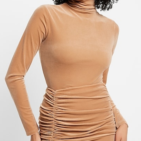 Express Skirt: Medium - Picture 4 of 11